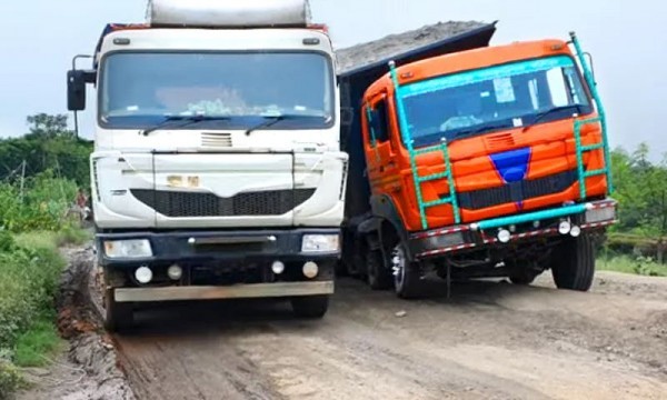 u5c71u5730u8d27u8f66u9a7eu9a76u54583du624bu6e38(Heavy Truck Driver)